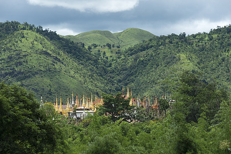 缅甸掸邦湖塔综合建筑图片