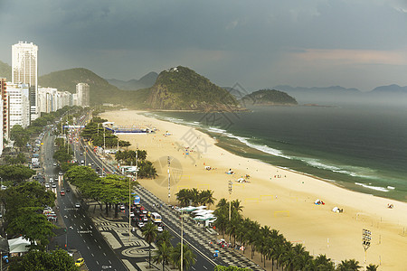 巴西里约热内卢海滩和风暴云图片