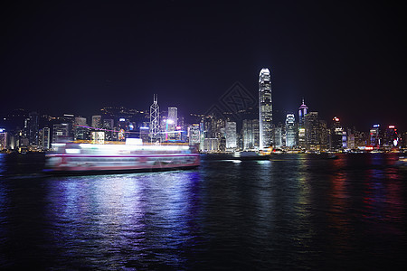 香港港口的夜间景色图片