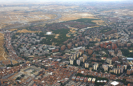 西班牙马德里上空的景色图片