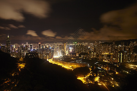 香港夜间高峰时的空中俯瞰图图片