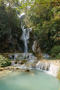 落瀑岩池风光图片