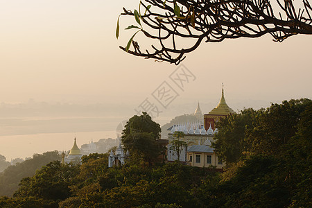 缅甸伊洛瓦底亚尔曼德勒实英图片