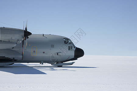 纽约空军国民警卫队向Raven营地运送科学家和供应品以协助研究全球暖化问题背景图片