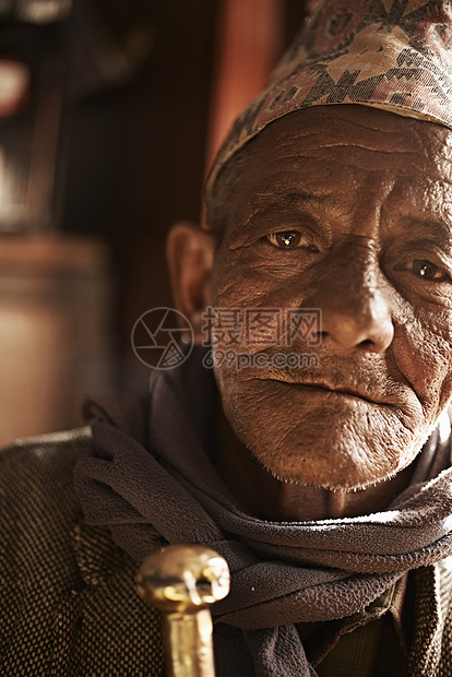 尼泊尔加德满都Thamel老年男子肖像图片