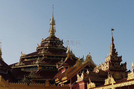 缅甸内尔湖NyaungShwe佛寺屋顶图片