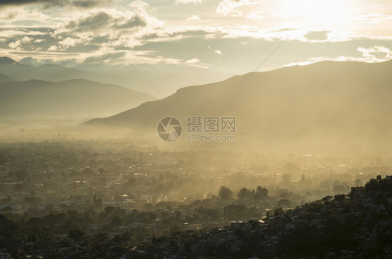 在墨西哥瓦哈卡州蒙特阿尔班的云景图片