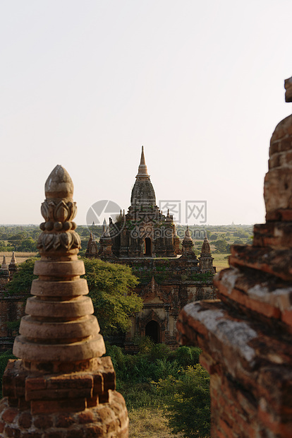 日出时缅甸巴根寺庙图片