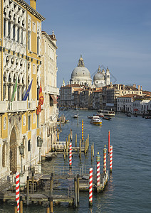 威尼斯白天的城市景色图片