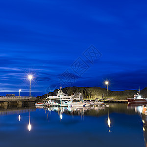 冰岛黄昏时的港口图片
