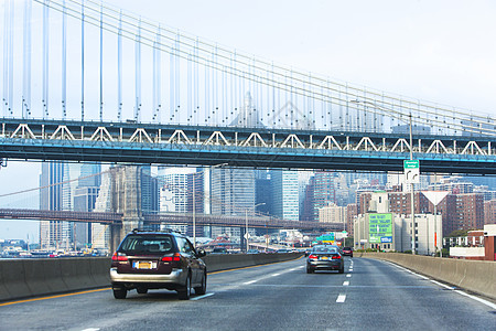 美国纽约下曼哈顿与和布鲁克林大桥的公路图片