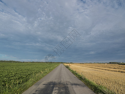 瑞典乡村情结田间直径农村道路背景