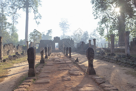 日出时古老的寺庙柬埔寨图片