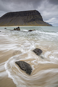 冰岛西弗湾赫韦斯塔的海景图片