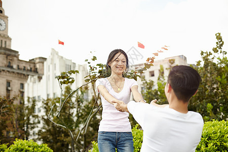 旅游夫妇在舞蹈图片