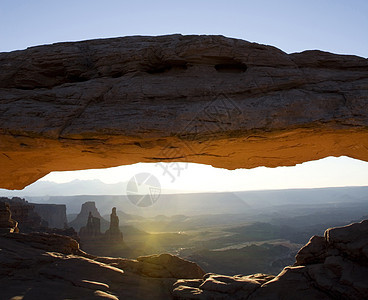 日出MesaArch美国犹他州Canyonlands公园图片