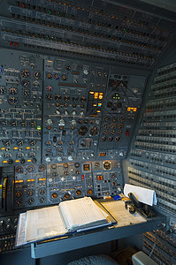 飞机驾驶舱内部环境图片