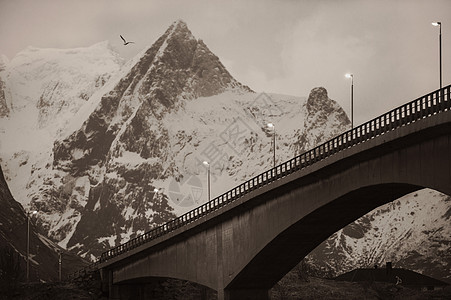 挪威罗弗敦雷内塞皮亚山桥图片