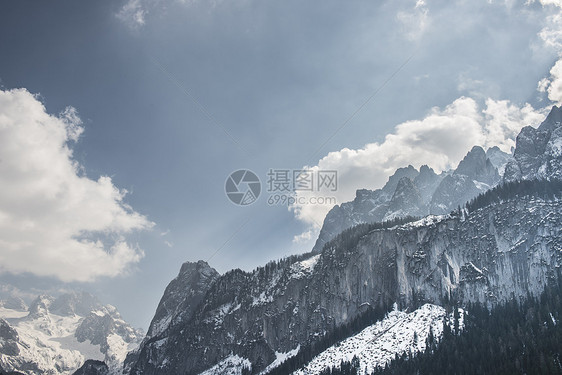 奥地利戈索西山脉高雪覆盖图片