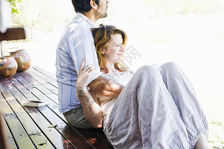赞比亚卡福公园一对夫妇午后休息图片