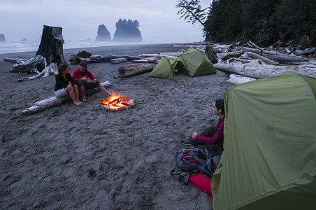 美国华盛顿公园第二海滩露营者背景图片