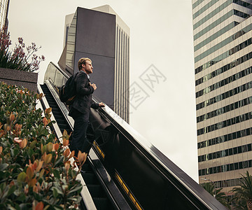 美国洛杉矶商人上扶梯图片