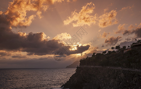 日落时的意大利五星岛图片