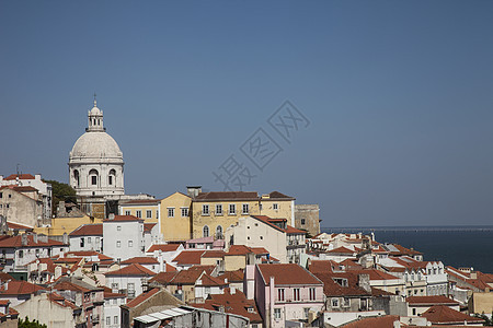 葡萄牙里斯本海岸的山坡市风景图片