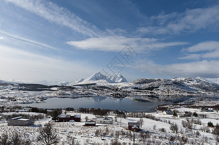 挪威罗弗敦群岛博格白雪覆盖的景观图片