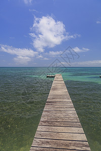 海景和木制码头圣乔治凯耶伯利兹中美洲图片
