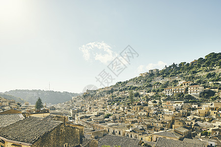 意大利西里市莫迪卡传统屋顶的城景观图片