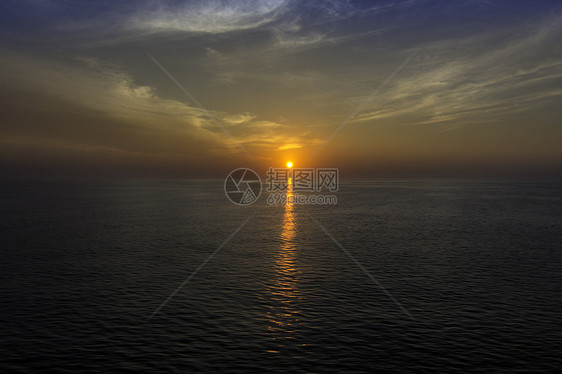 墨西哥湾佛罗里达海平面的日出图片