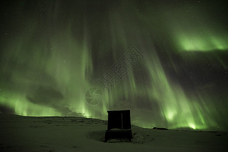 瑞典阿比斯科天空中的北极光图片