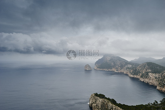 西班牙海滨和的高海景图片