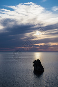意大利马苏阿岛黄昏岩风景图片