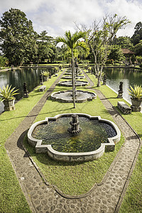 皇家花园和池塘图片