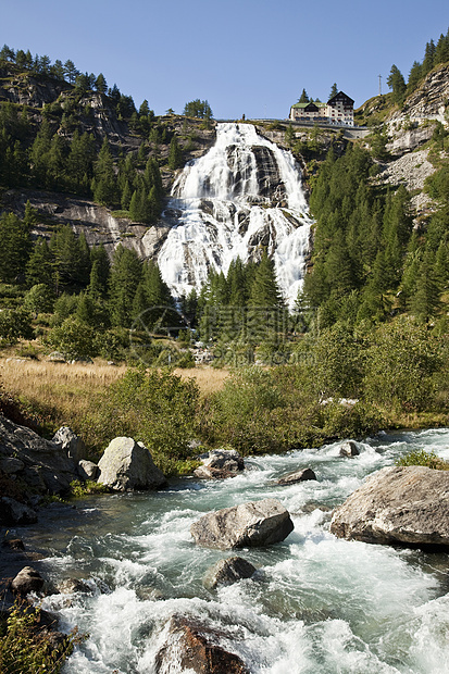 在意大利皮埃蒙特的瀑布图片