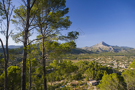 西班牙马杰卡EsCapdella与远山相望的风景图片