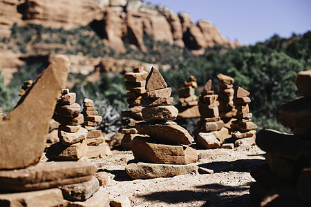 美国亚利桑那州塞多纳的石头堆图片