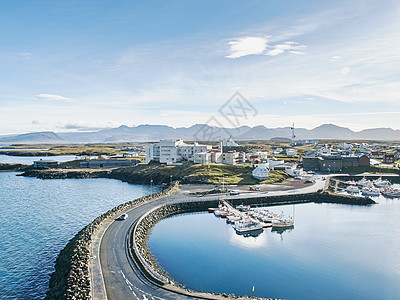 冰岛港的高角度视图图片