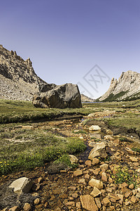 阿根廷里奥内格罗纳公园山谷的巨石图片