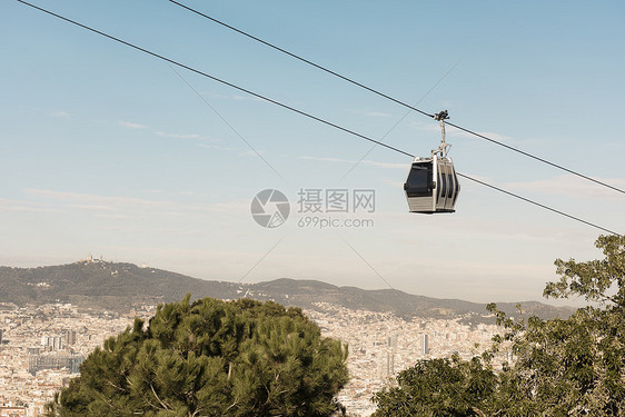 西班牙巴塞罗那市景和有线汽车高视景图片