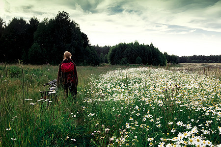 站在草原上的人乌拉尔斯维德洛夫克俄罗欧洲图片