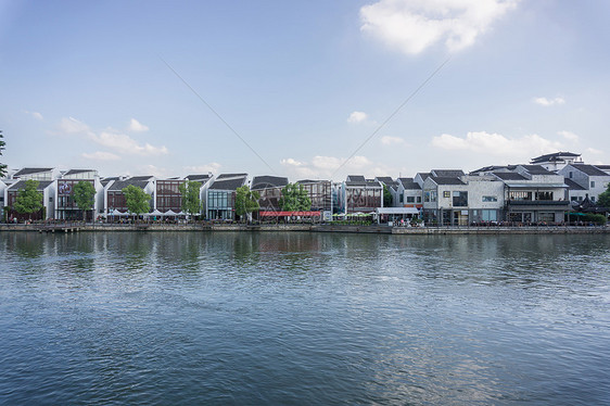 上海具有水边餐馆和住房的水道上海图片