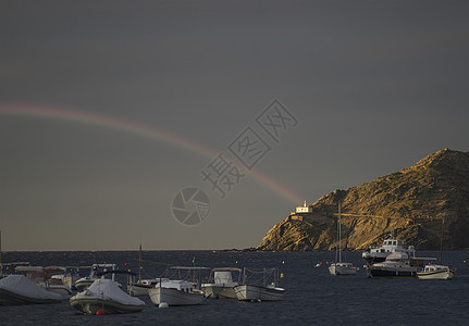 西班牙科斯塔布拉瓦海面彩虹图片