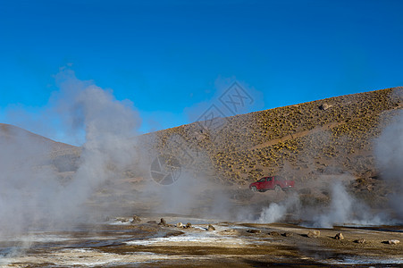 智利阿塔卡马沙漠ElTatio间歇泉蒸汽场视图图片