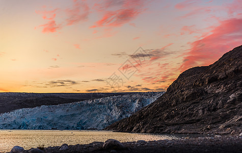 日落时的冰川格陵兰图片