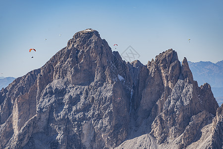 意大利多洛米特坎佩索科蒂纳的山脉图片