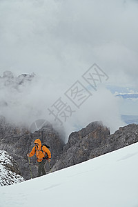 意大利特伦蒂诺阿尔托迪埃卡纳泽的登山者图片