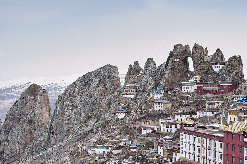 西藏的山村图片